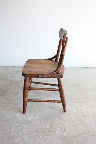SMALL WOODEN CHAIR　M-1-13-b
