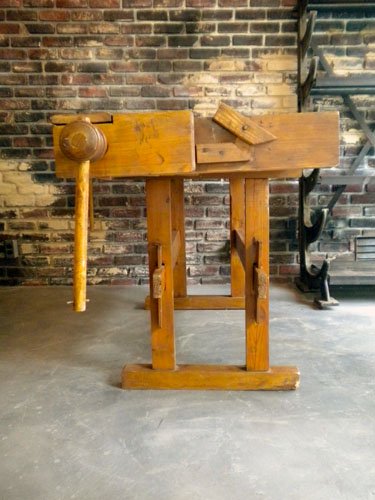 WORK VISE TABLE A-17