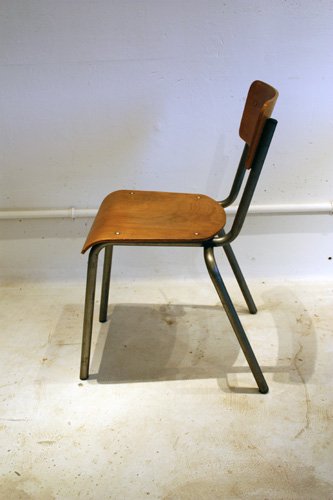 STACKING CHAIR  D-36