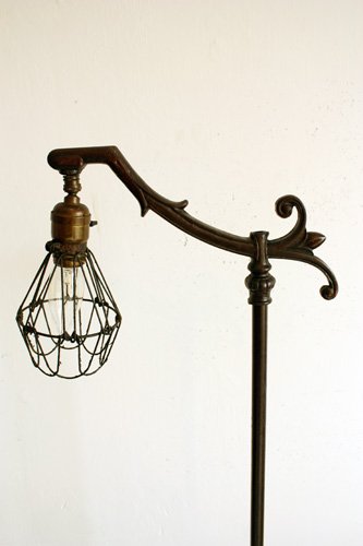 IRON STAND LAMP  D-84