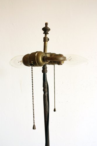 IRON STAND LAMP  D-88