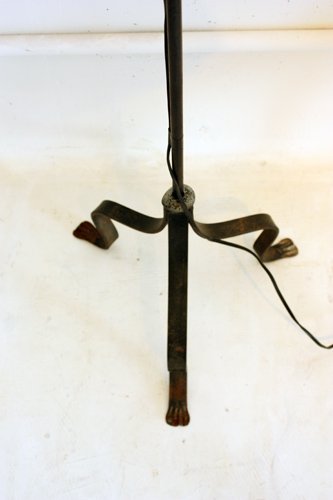 IRON STAND LAMP  D-88