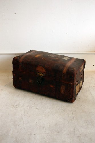 LEATHER TRUNK　D-95
