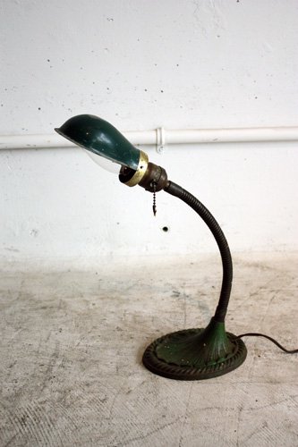 DESK LAMP    E-128