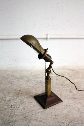 DESK LAMP    E129