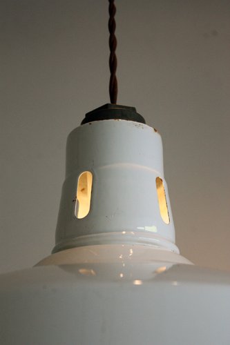 WHITE SHADE LAMP     E-167