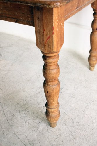 WOOD TABLE      G-117