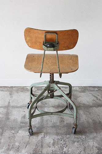 CASTER CHAIR    H-85