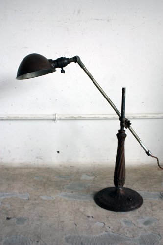 DESK LAMP J-189