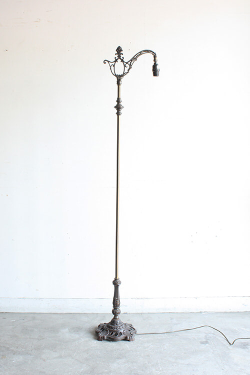 CAST IRON FLOOR LAMP　M-8-1